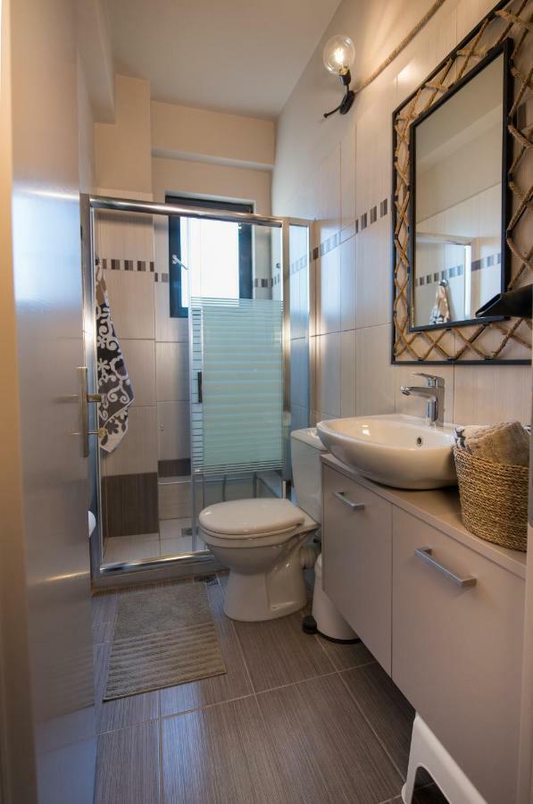 Marios Home, A Cozy And Spacious Near Downtown Διαμέρισμα *